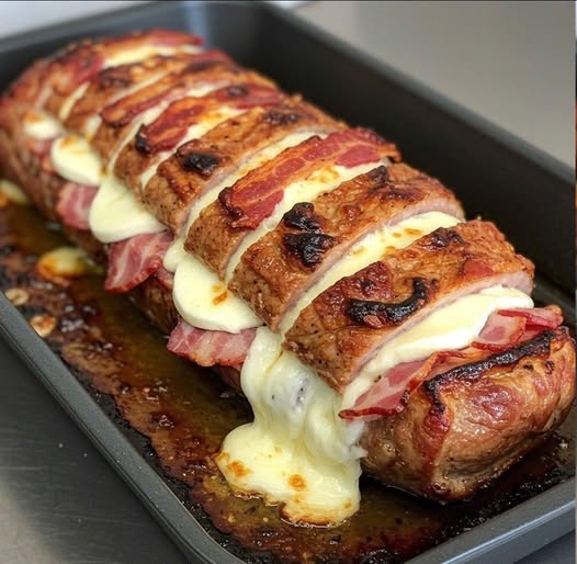 Lomo de cerdo relleno de queso y tocino… Ver más
