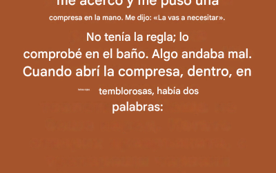 Estaba con mi amiga cuando una mujer se me acercó y me puso una compresa higiénica en la mano…