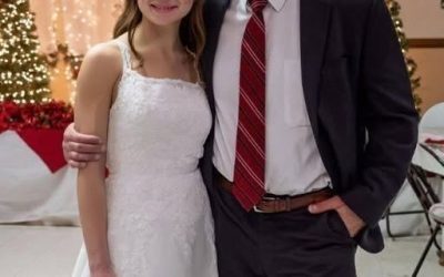 Mi hija se casó con mi exmarido, pero el día de la boda, mi hijo me apartó y me reveló una verdad impactante.