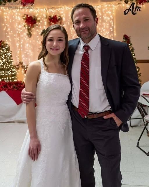 Mi hija se casó con mi exmarido, pero el día de la boda, mi hijo me apartó y me reveló una verdad impactante.