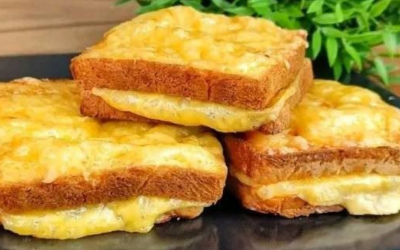 Tostada con huevo en un agujero hecha en freidora de aire: tu nuevo desayuno estrella de 10 minutos.