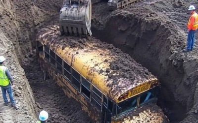 15 niños desaparecieron en un viaje de campo en 1986: 39 años después, el autobús escolar se encuentra enterrado kara
