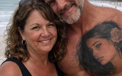 Mi esposo tuvo otra mujer tatuada sobre su corazón durante 20 años; juraba que era imaginaria hasta que la encontré.